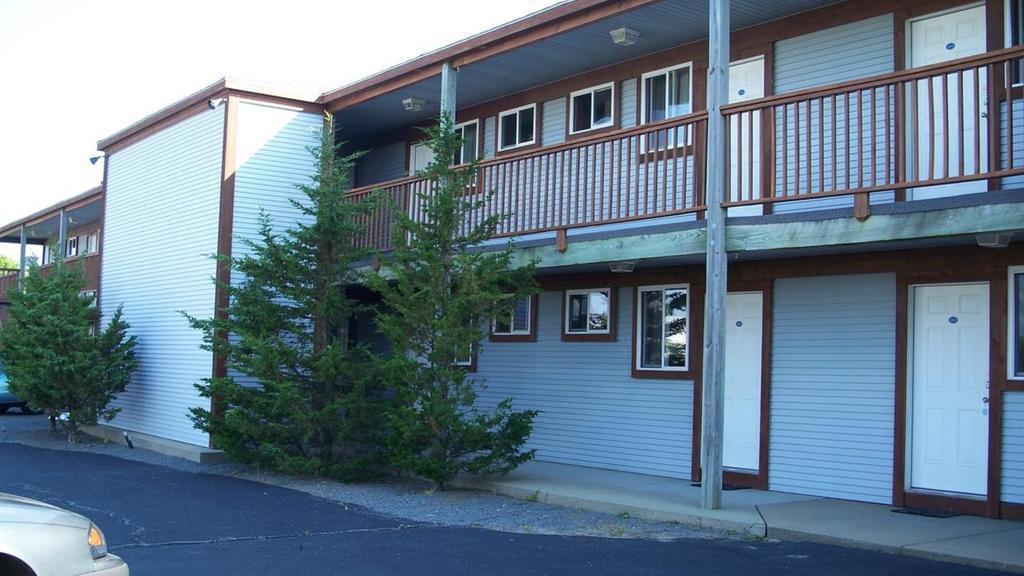 Blue Sea Motor Motel 2*